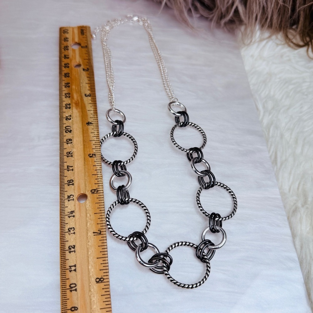 Black and Silvertone, chain-link lightweight Necklace - Picture 9 of 9